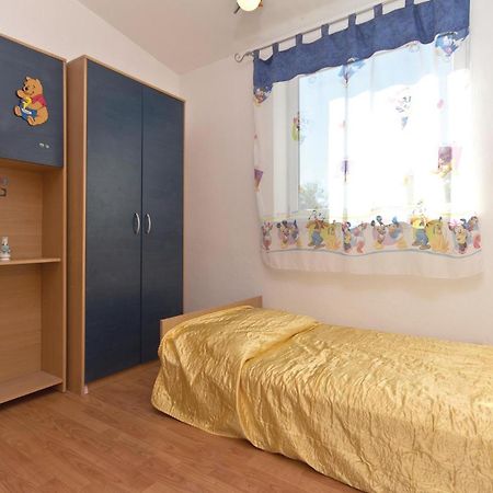 3 Bedroom Gorgeous Apartment In Marčana Exteriér fotografie
