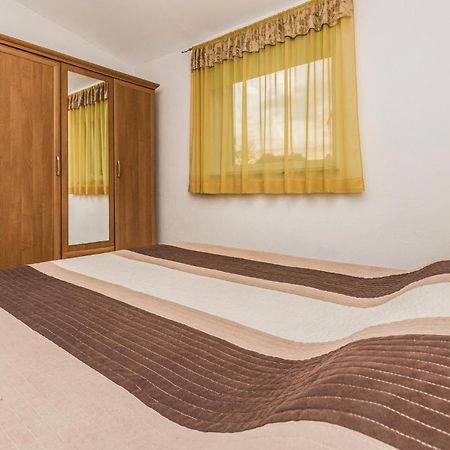 3 Bedroom Gorgeous Apartment In Marčana Exteriér fotografie