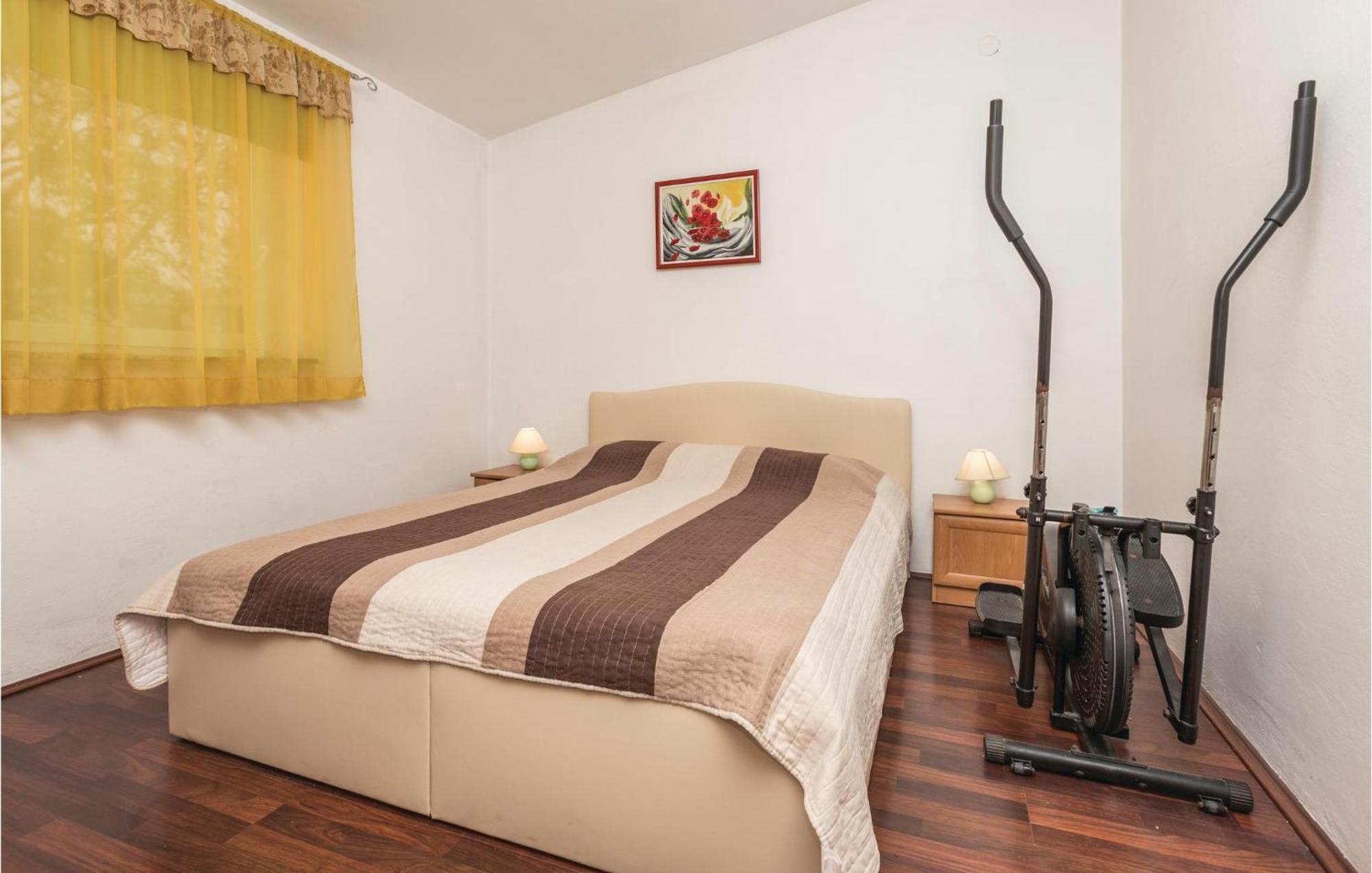 3 Bedroom Gorgeous Apartment In Marčana Exteriér fotografie