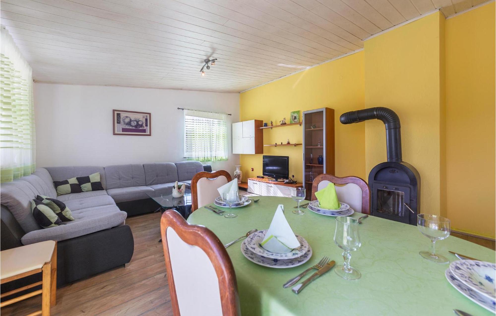 3 Bedroom Gorgeous Apartment In Marčana Exteriér fotografie