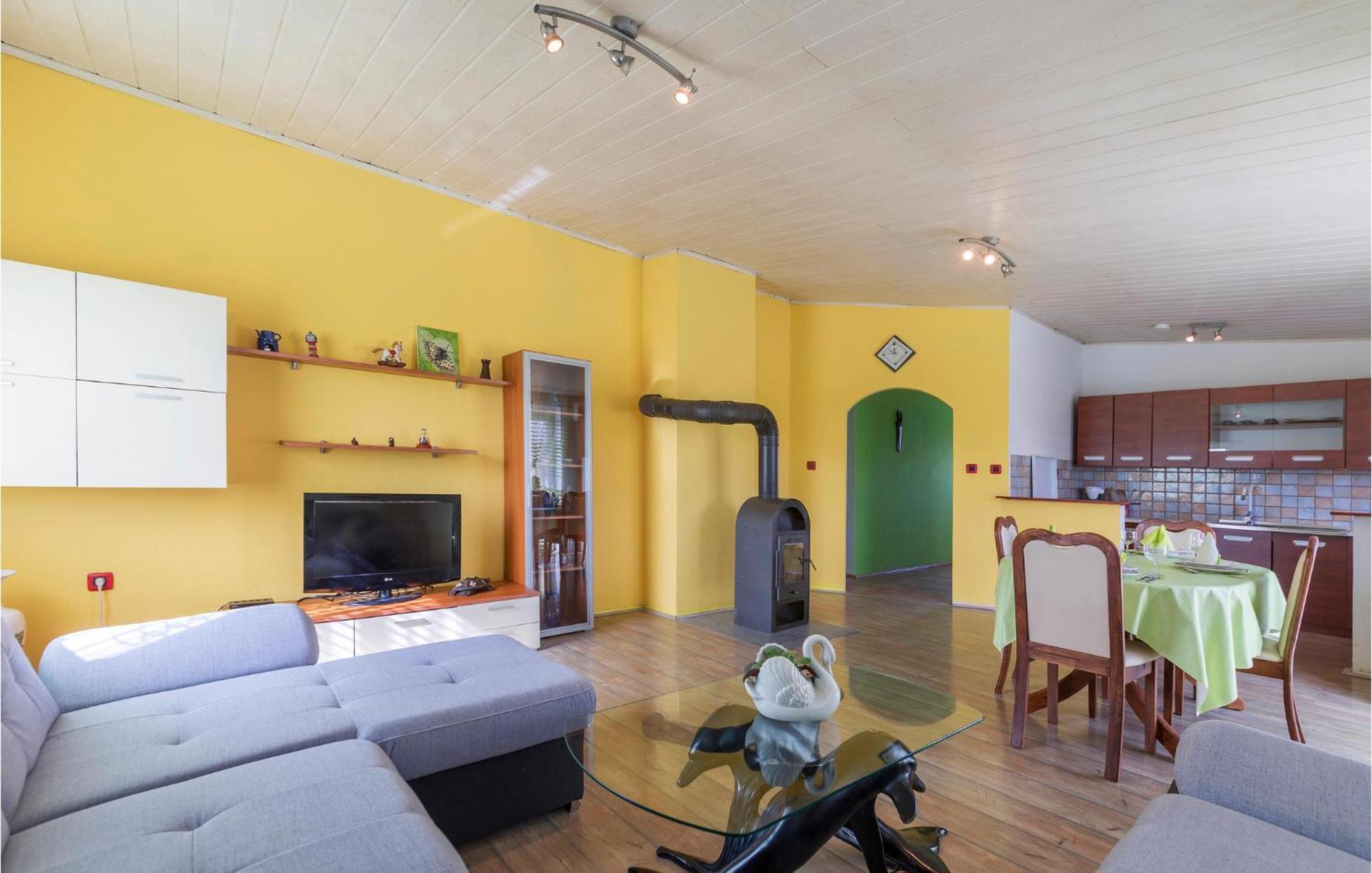3 Bedroom Gorgeous Apartment In Marčana Exteriér fotografie
